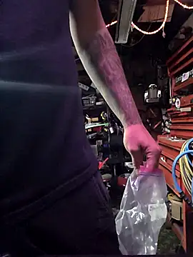 twistafatpipe online show from October 2025 11:02:02 PM