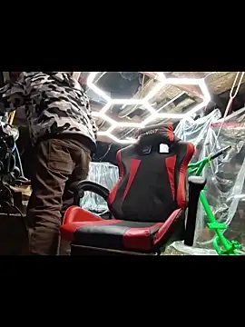 twistafatpipe online show from December 2025 10:00:01 AM