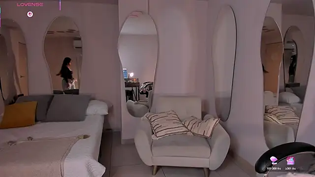 Snapshot of VeronicaBlue chatting on March 2026 10:04:02 AM VeronicaBlue online show from March 2026 10:04:02 AM