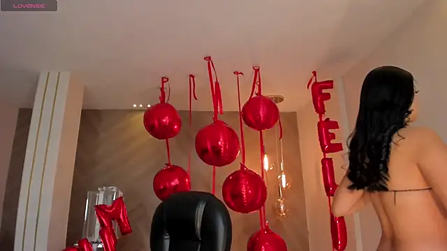 Snapshot of NataliaGaret chatting on October 2025 03:18:01 AM NataliaGaret online show from October 2025 03:18:01 AM