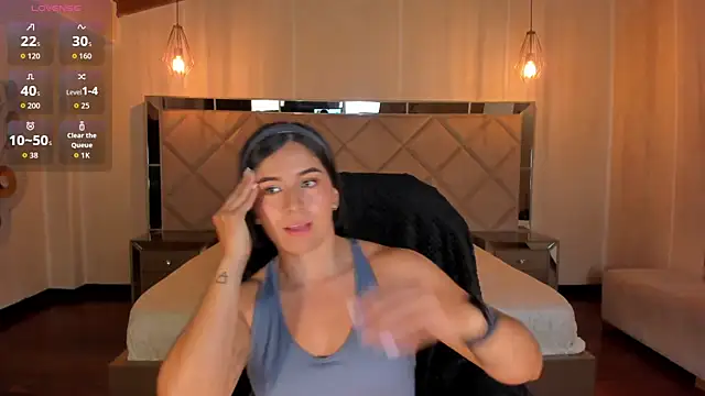 Snapshot of MilaColeman chatting on April 2026 06:19:01 AM MilaColeman online show from April 2026 06:19:01 AM