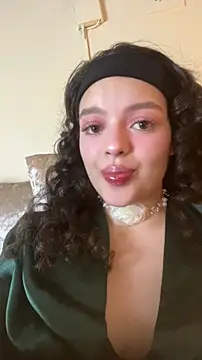 AriaHeavenss online show from November 2025 01:27:02 AM