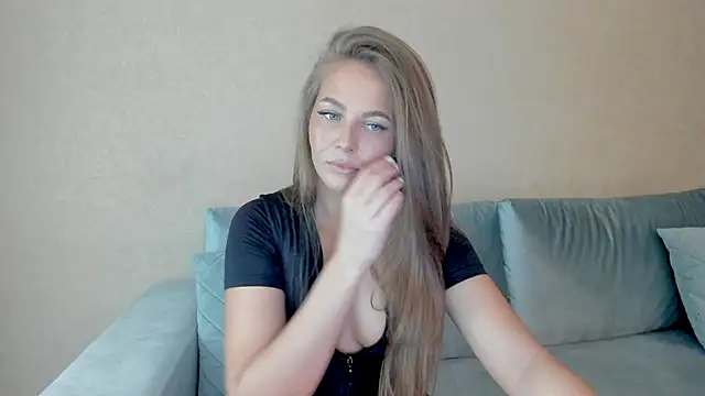 Snapshot of Shawty_Sue chatting on April 2026 06:26:01 PM Shawty Sue online show from April 2026 06:26:01 PM