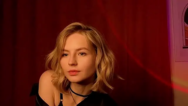 Snapshot of Sunshine_Angell chatting on December 2025 02:35:02 PM Sunshine Angell online show from December 2025 02:35:02 PM