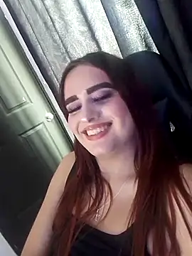 Maylu Fox online show from October 2025 03:42:01 PM