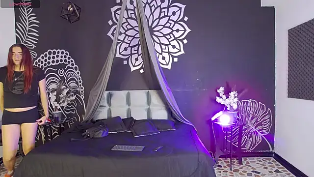 Maylu Fox online show from November 2025 12:27:01 PM