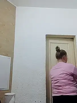 Snapshot of Kiss_Eva chatting on November 2025 05:34:01 PM Kiss Eva online show from November 2025 05:34:01 PM