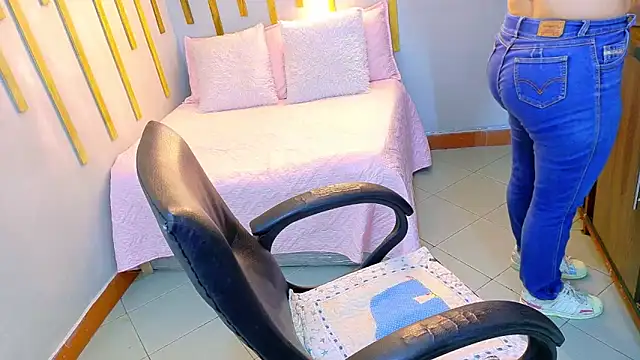 Angel saez online show from November 2025 03:45:01 PM