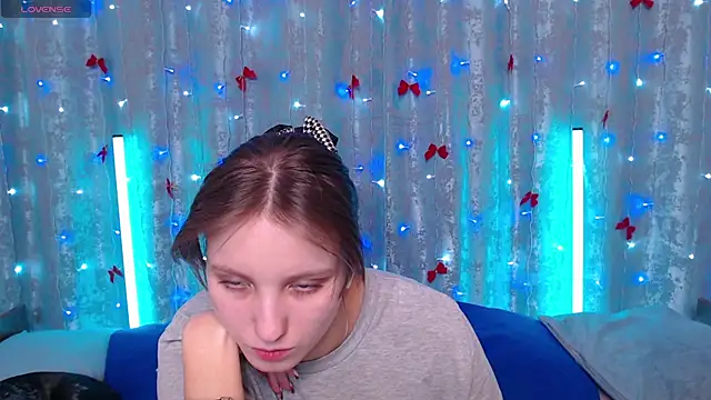 Snapshot of Leonaalove chatting on February 2026 12:08:01 PM Leonaalove online show from February 2026 12:08:01 PM