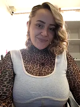 CurvyLust x online show from September 2025 02:44:01 PM