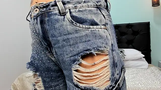 Marianee Rousse online show from November 2025 08:23:02 PM