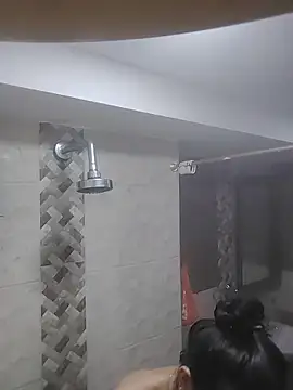 Snapshot of VioletxBloom chatting on November 2025 07:28:01 PM VioletxBloom online show from November 2025 07:28:01 PM