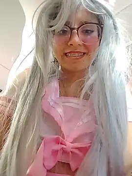 Snapshot of VioletxBloom chatting on November 2025 07:34:02 AM VioletxBloom online show from November 2025 07:34:02 AM