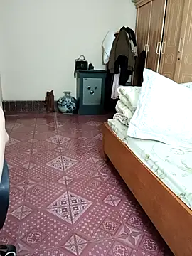 Snapshot of Moona_heny chatting on November 2025 01:18:01 AM Moona heny online show from November 2025 01:18:01 AM