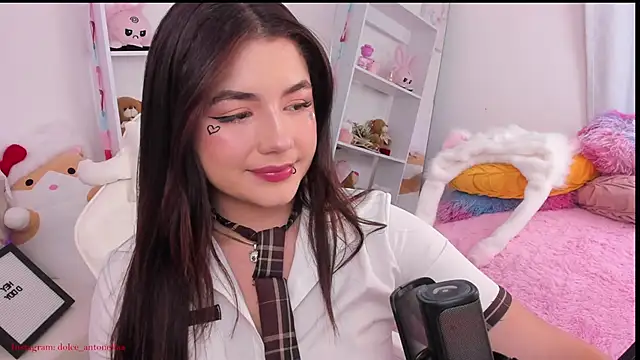 dolce antonellaa online show from June 2026 01:11:01 AM