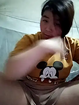 quynhkoolbae online show from April 2026 01:25:02 PM