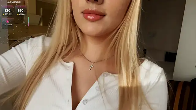 Snapshot of DestinyTurner chatting on November 2025 07:08:01 AM DestinyTurner online show from November 2025 07:08:01 AM