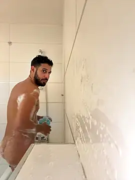 husbandandwifetobe online show from October 2025 09:38:02 PM