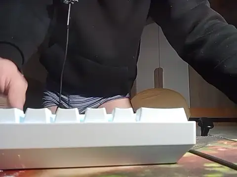 Snapshot of ziolsonek chatting on December 2025 08:58:01 PM ziolsonek online show from December 2025 08:58:01 PM