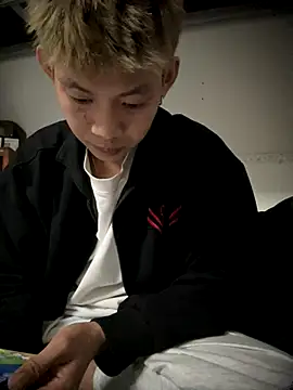 linh21107 online show from November 2025 10:28:02 AM