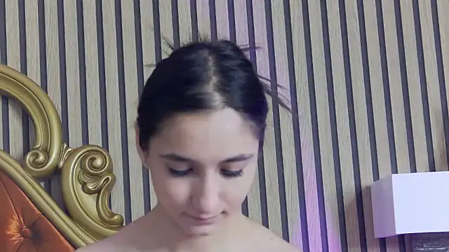 Snapshot of CarolinaBlair chatting on June 2026 02:36:02 AM CarolinaBlair online show from June 2026 02:36:02 AM