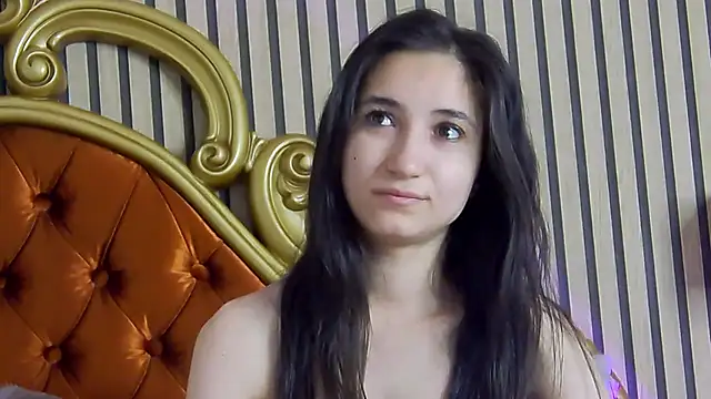 Snapshot of CarolinaBlair chatting on June 2026 01:55:01 AM CarolinaBlair online show from June 2026 01:55:01 AM