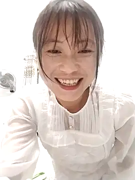 Snapshot of linda_bae00 chatting on October 2025 09:43:02 AM linda bae00 online show from October 2025 09:43:02 AM