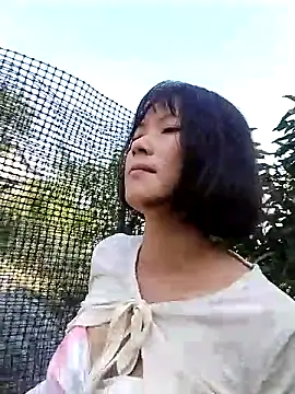 Snapshot of linda_bae00 chatting on October 2025 04:02:01 AM linda bae00 online show from October 2025 04:02:01 AM