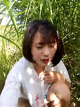 Snapshot of linda_bae00 chatting on November 2025 01:49:02 AM linda bae00 online show from November 2025 01:49:02 AM