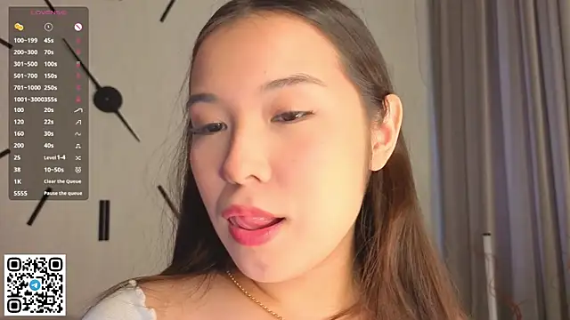 Snapshot of AlberthaEscue chatting on October 2025 04:13:01 AM AlberthaEscue online show from October 2025 04:13:01 AM