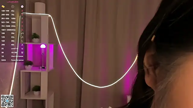 Snapshot of AlberthaEscue chatting on November 2025 04:18:01 AM AlberthaEscue online show from November 2025 04:18:01 AM