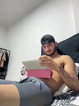 Snapshot of Nas-z09 chatting on February 2026 07:51:02 PM Nas-z09 online show from February 2026 07:51:02 PM