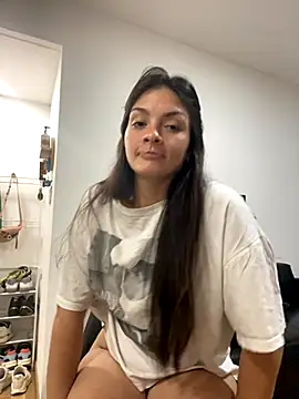 Snapshot of Danielaeliana chatting on November 2025 03:28:01 AM Danielaeliana online show from November 2025 03:28:01 AM