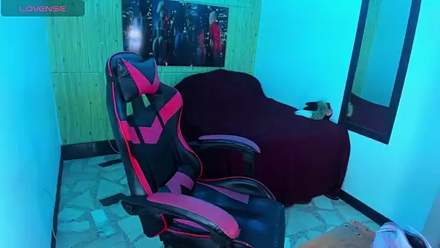 alison moon7 online show from October 2025 12:03:01 PM