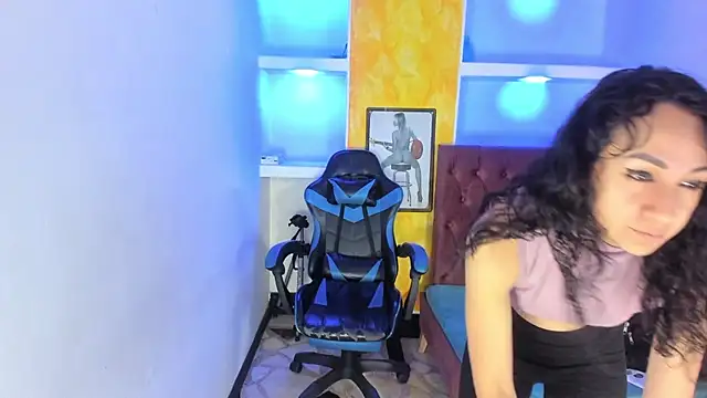 alison moon7 online show from November 2025 12:37:01 PM