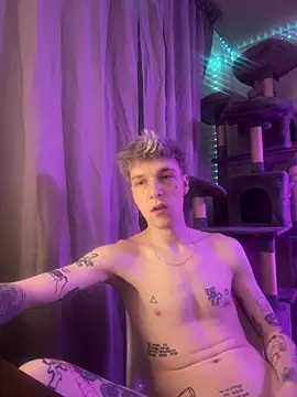 Snapshot of davesinner chatting on February 2026 09:35:01 PM davesinner online show from February 2026 09:35:01 PM