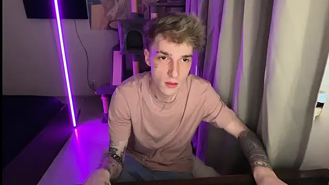 Snapshot of davesinner chatting on March 2026 04:46:02 AM davesinner online show from March 2026 04:46:02 AM