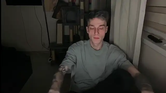 Snapshot of davesinner chatting on March 2026 08:10:01 PM davesinner online show from March 2026 08:10:01 PM