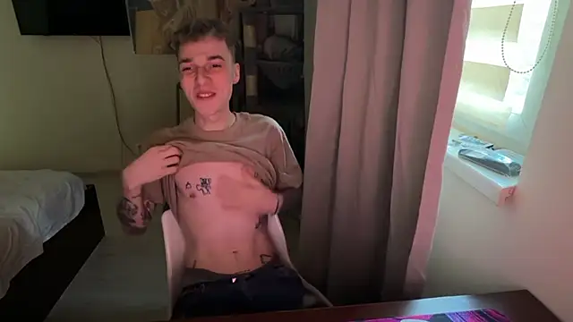 Snapshot of davesinner chatting on April 2026 04:00:02 PM davesinner online show from April 2026 04:00:02 PM