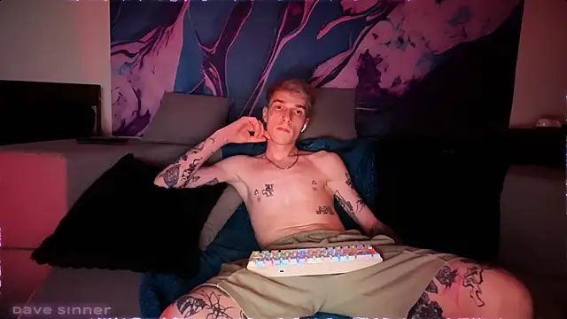 Snapshot of davesinner chatting on July 2026 09:17:02 PM davesinner online show from July 2026 09:17:02 PM