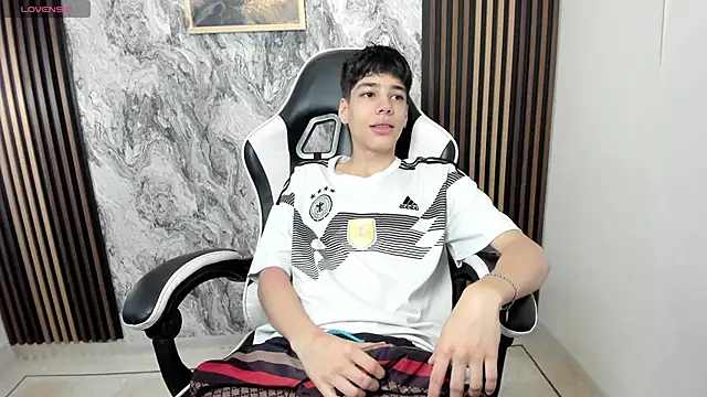 Snapshot of oblivion_deku chatting on September 2025 01:32:01 PM oblivion deku online show from September 2025 01:32:01 PM