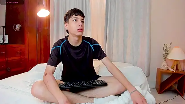 Snapshot of oblivion_deku chatting on October 2025 01:46:02 PM oblivion deku online show from October 2025 01:46:02 PM