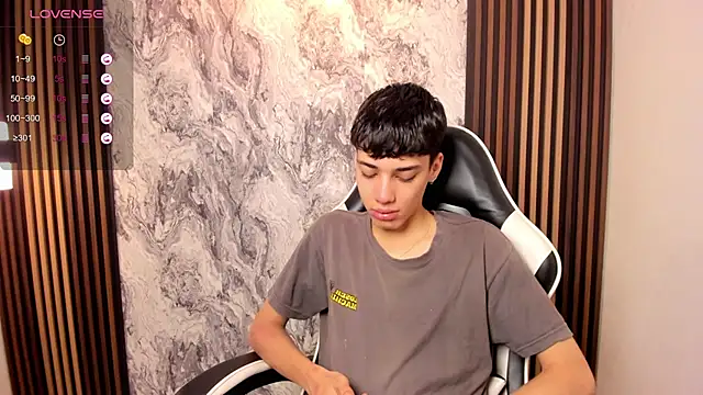 Snapshot of oblivion_deku chatting on October 2025 08:14:02 PM oblivion deku online show from October 2025 08:14:02 PM