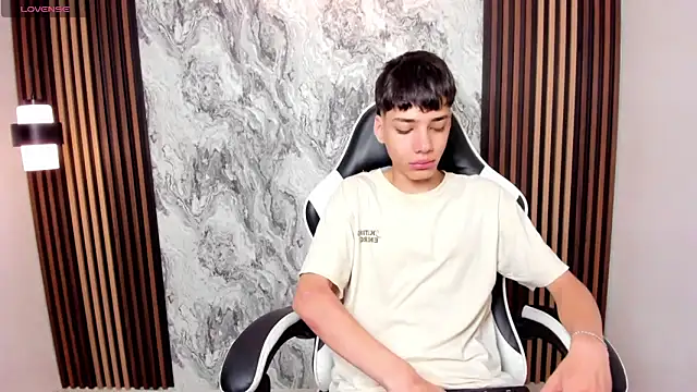 Snapshot of oblivion_deku chatting on October 2025 01:46:02 PM oblivion deku online show from October 2025 01:46:02 PM