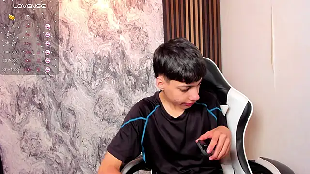 Snapshot of oblivion_deku chatting on November 2025 01:11:01 PM oblivion deku online show from November 2025 01:11:01 PM