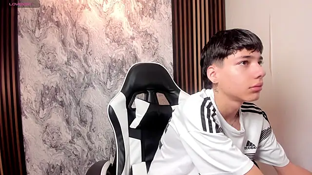 Snapshot of oblivion_deku chatting on November 2025 01:43:01 PM oblivion deku online show from November 2025 01:43:01 PM