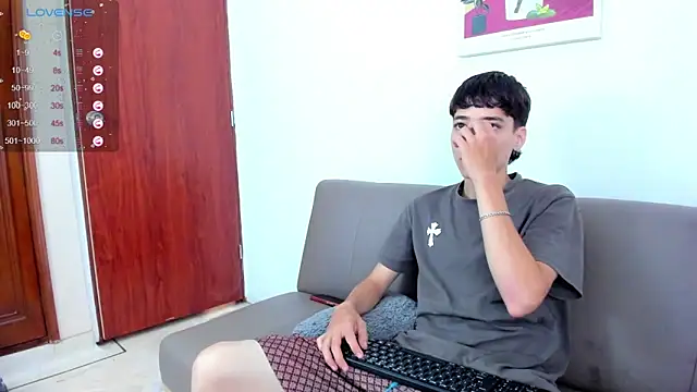 Snapshot of oblivion_deku chatting on December 2025 01:31:02 PM oblivion deku online show from December 2025 01:31:02 PM