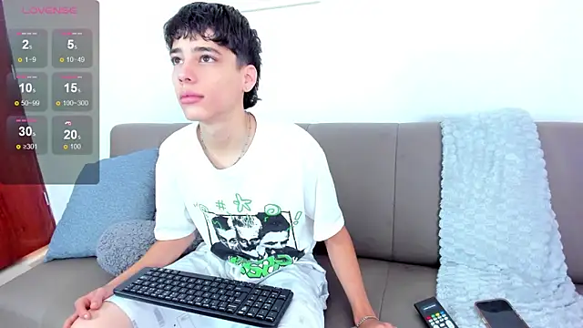 Snapshot of oblivion_deku chatting on December 2025 01:31:01 PM oblivion deku online show from December 2025 01:31:01 PM