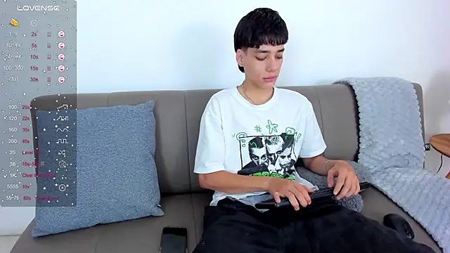 Snapshot of oblivion_deku chatting on December 2025 01:16:01 PM oblivion deku online show from December 2025 01:16:01 PM