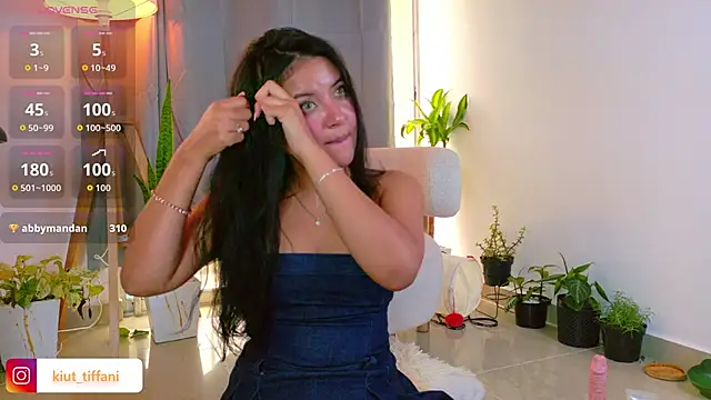 Kiut tiffanii online show from September 2025 01:13:01 PM